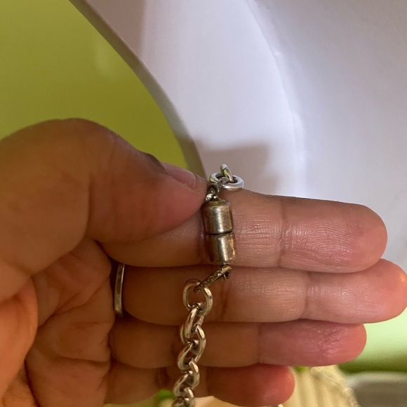 Elegant Green and Silver Beaded Necklace - Picture 6 of 6